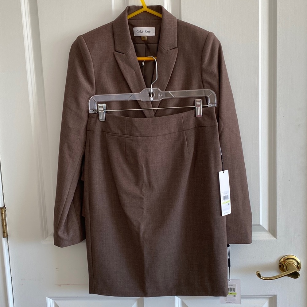Calvin Klein Blazer Skirt Suit NWT 4P